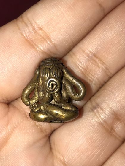 พระปิดตา พิมพ์ว่าวจุฬา หลวงพ่อเจ็ก วัดเขาแดงตะวันตก พัทลุง ปี 2485 ยุคต้น เนื้อโลหะผสม มีคราบน้ำทอง คราบเบ้าอยู่ครบ พุทธศิลป์พระฟอร์มสวยจัด  รูปที่ 8