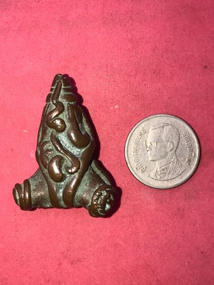 พระปิดตา ยันต์ยุ่ง เนื้อโลหะผสม ผิวออกน้ำตาลอมสีดำ เหี่ยวย่น พระมีน้ำหนัก พระมีเอกลักษณ์ในตัวเอง สภาพสมบูรณ์ สวย แปลก เก่า แท้ หายาก นานๆจะเ รูปที่ 7