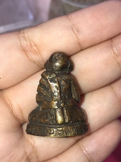 หล่อโบราณ หลวงปู่ไปล่ วัดกำแพง พิมพ์ใหญ่ แจกกรรมการ ปี 2463 เนื้อทองผสม สวยงาม คมชัด สภาพสวย เก่า เดิมๆ แท้ หายาก         พุทธคุณสุดยอด โดดเ รูปที่ 9