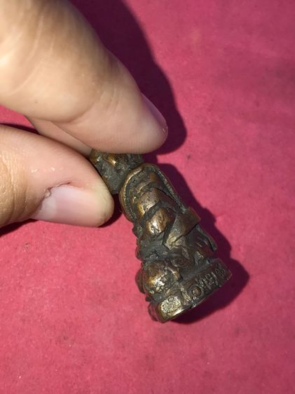 หล่อโบราณ หลวงปู่ไปล่ วัดกำแพง พิมพ์ใหญ่ แจกกรรมการ ปี 2463 เนื้อทองผสม สวยงาม คมชัด สภาพสวย เก่า เดิมๆ แท้ หายาก         พุทธคุณสุดยอด โดดเ รูปที่ 5