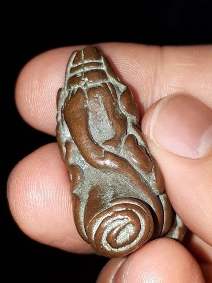 พระปิดตา ยันต์ยุ่ง เนื้อโลหะผสม ผิวออกน้ำตาลอมสีดำ เหี่ยวย่น พระมีน้ำหนัก พระมีเอกลักษณ์ในตัวเอง สภาพสมบูรณ์ สวย แปลก เก่า แท้ หายาก นานๆจะเ รูปที่ 11