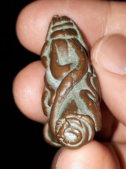 พระปิดตา ยันต์ยุ่ง เนื้อโลหะผสม ผิวออกน้ำตาลอมสีดำ เหี่ยวย่น พระมีน้ำหนัก พระมีเอกลักษณ์ในตัวเอง สภาพสมบูรณ์ สวย แปลก เก่า แท้ หายาก นานๆจะเ รูปที่ 12