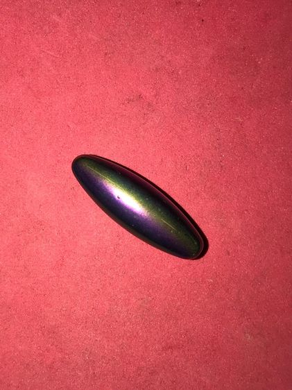 เหล็กไหล สีรุ้ง ขนาดประมาณ 1 นิ้ว สภาพสวย สมบูรณ์ เก่า แท้ หายาก เหล็กไหลเหล็กไหล 7 สีธาตุกายสิทธิ์บางทีหากเจ้าของบูชาให้ดี จะเปลี่ยนเป็นสีด รูปที่ 7