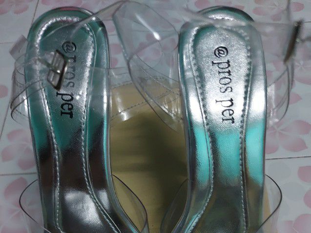 ขายรองเท้า pros per สำหรับใส่ประกวดโมเดล(ใส่ครั้งเดียว)