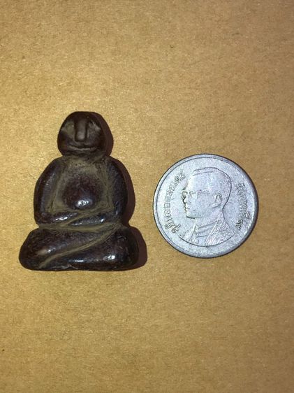 พระสังกัจจายน์ หลวงพ่อแก้ว วัดเครือวัลย์ จ.ชลบุรี ยุคต้น เนื้อผงคลุกรัก ผิวมันเงา สภาพเดิมๆ สวยสมบูรณ์มากๆ ไม่มีหักหรือซ่อม แท้ แปลก หายาก พ รูปที่ 6