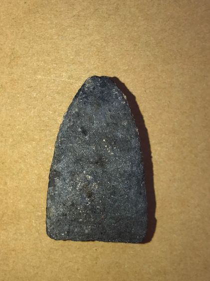 หลวงปู่ทวด เนื้อว่าน วัดช้างให้ จังหวัดปัตตานี รุ่นแรก ปี 2497 พิมพ์ใหญ่ หัวมีขีด ไหล่จุด สภาพสมบูรณ์ สวยงาม ทั้งพิมพ์ทรง เนื้อหามวลสาร ผิวพ รูปที่ 2