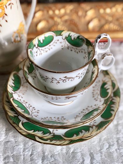 Antique Victorian Green and White  tea cup coffee รูปที่ 6