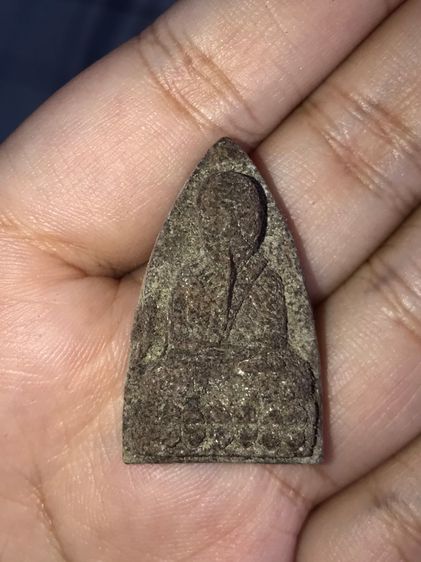 หลวงปู่ทวด สก. พิมพ์สามเหลี่ยม เนื้อว่าน หลังสก. ตอกโค็ต และปั๊มยันต์นะสีม่วง รุ่นแรก ปี 2547 ผสมผงเก่าบางขุนพรหม สวยมาก หายากมากๆ  รูปที่ 7