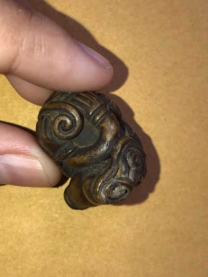 พระปิดตา ยันต์ยุ่ง สายใต้ ดอกจันทร์ที่เข่า 2 ดอก เนื้อทองผสม ขนาดใหญ่ สภาพสวยมาก  รูปที่ 4