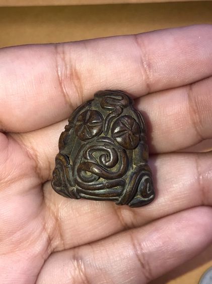 พระปิดตา ยันต์ยุ่ง สายใต้ ดอกจันทร์ที่เข่า 2 ดอก เนื้อทองผสม ขนาดใหญ่ สภาพสวยมาก  รูปที่ 9