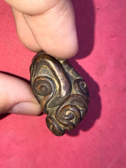 พระปิดตา ยันต์ยุ่ง สายใต้ มีดอกจันทร์ รุ่นแรกๆ เนื้อโลหะผสม พุทธศิลป์พระฟอร์มสวยจัด ใหญ่ ล่ำ ตะไบเดิมๆ เข้มขลัง สวยงาม สภาพสวย สมบูรณ์ เดิมๆ รูปที่ 4