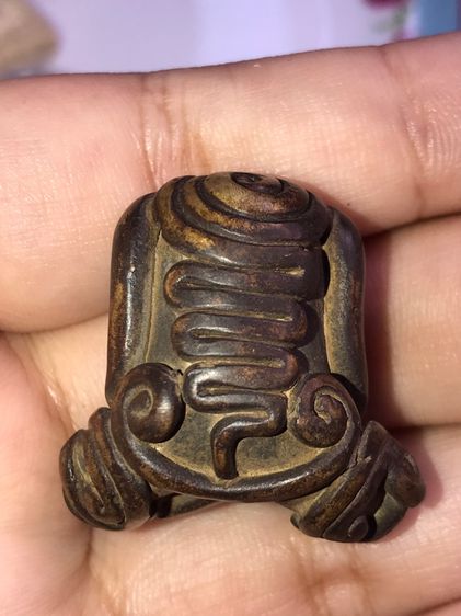 พระปิดตา ยันต์ยุ่ง สายใต้ มีดอกจันทร์ รุ่นแรกๆ เนื้อโลหะผสม พุทธศิลป์พระฟอร์มสวยจัด ใหญ่ ล่ำ ตะไบเดิมๆ เข้มขลัง สวยงาม สภาพสวย สมบูรณ์ เดิมๆ รูปที่ 8