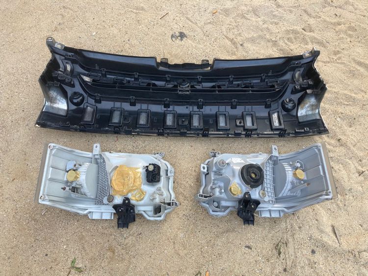 กระจังหน้า ไฟหน้า Hiace Commuter รูปที่ 5