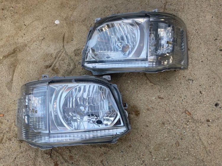 กระจังหน้า ไฟหน้า Hiace Commuter รูปที่ 12