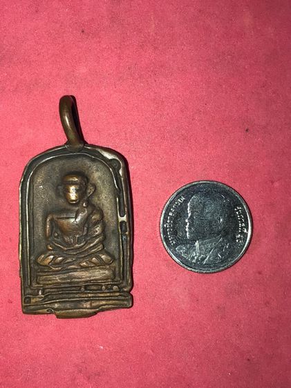 เหรียญจอบ หลวงพ่อไปล่ วัดกำแพง กทม. หลังพระพุทธ ปี 2478 เนื้อทองผสม ผิวออกสีเหลือง เป็นจ้ำ แห้งเหี่ยว พิมพ์ทรง ตำหนิครบ ถูกต้อง เก่า แท้ แปล รูปที่ 7