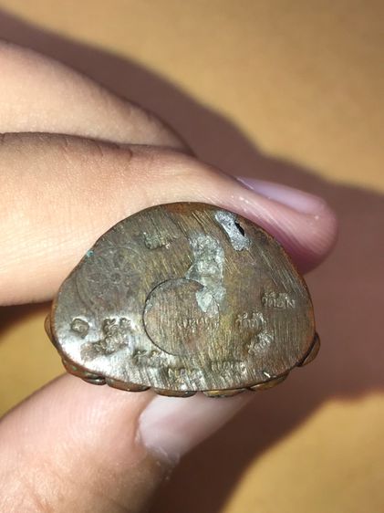 พระกริ่ง ตอกโค้ด วัดช้าง + โค้ดตัวเลข และ โค้ดธรรมจักร จ.นครนายก ปี 2484 ขนาดสูง ประมาณ 2 นิ้ว เนื้อทองผสม ผิวเนื้อออกสองสี พรุน แห้ง หยาบ เ รูปที่ 10