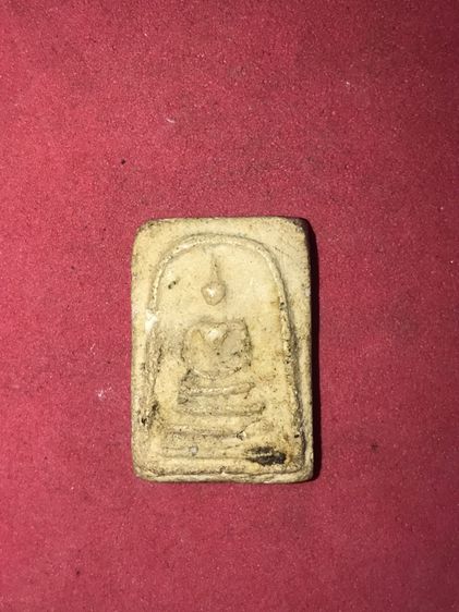 พระสมเด็จ วัดระฆัง พิมพ์คะแนน รุ่นแรก เนื้อผงพุทธคุณ สีขาวอมเหลือง กทม. ปี 24xx มวลสารครบ จัด ละเอียด หลังเรียบ รูปทรงสวย งดงาม ขอบไม่คม แห้ รูปที่ 4