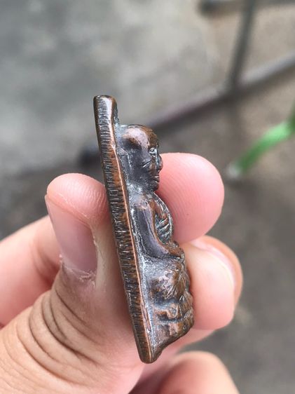 หลวงปู่ทวด หลังเตารีด พิมพ์ใหญ่ปั้มซ้ำ ปีกกว้าง พิมพ์นิยม วัดช้างไห้ ปี 2505 เนื้อสองสี เนื้อเหยี่ยวย่น เก่า เดิมๆ สภาพใช้ ดูง่าย เป็นธรรมชา รูปที่ 10