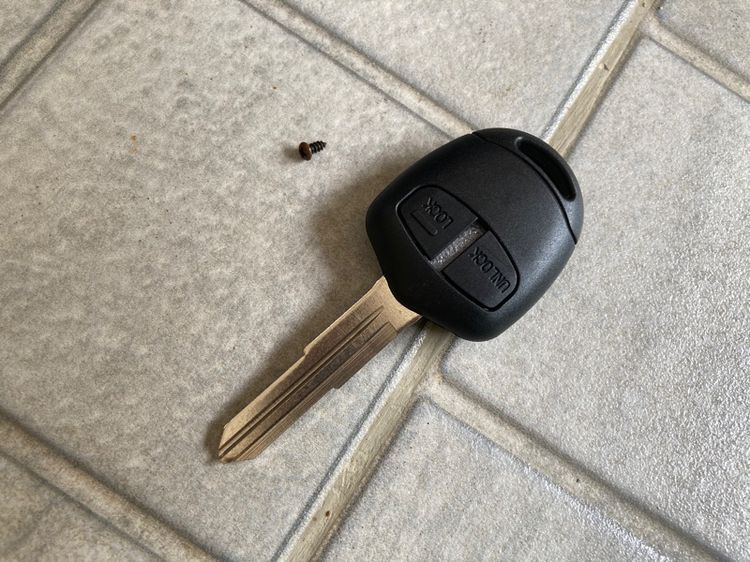 ไฟท้าย ไฟเบรก Spacewagon กรอบกุญแจ ฝาดุมล้อ Mitsubishi รูปที่ 3