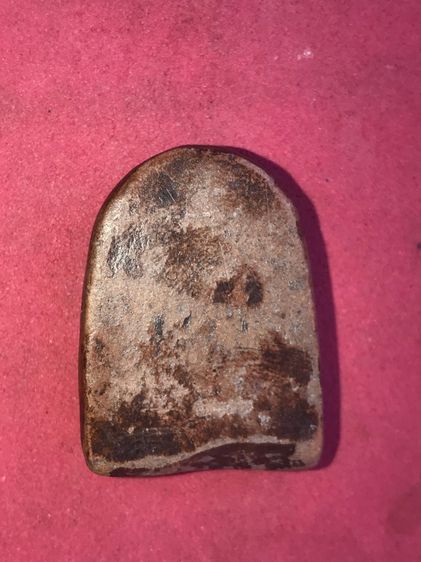 พระซุ้มกอ พิมพ์กลาง กรุวัดพิกุล หลังอย่างสวย เนื้อดิน มีแร่ดอกมะขาม สีพิกุล ผิวมันเงา แห้ง ตำหนิครบ กนกติดแขนด้านซ้าย ตามสูตร จับองค์พระแล้ว รูปที่ 2