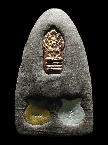 หลวงปู่ทวดเนื้อว่านคลุกรักพิมพ์ใหญ่ รุ่นรวยรับทรัพย์ รูปที่ 8