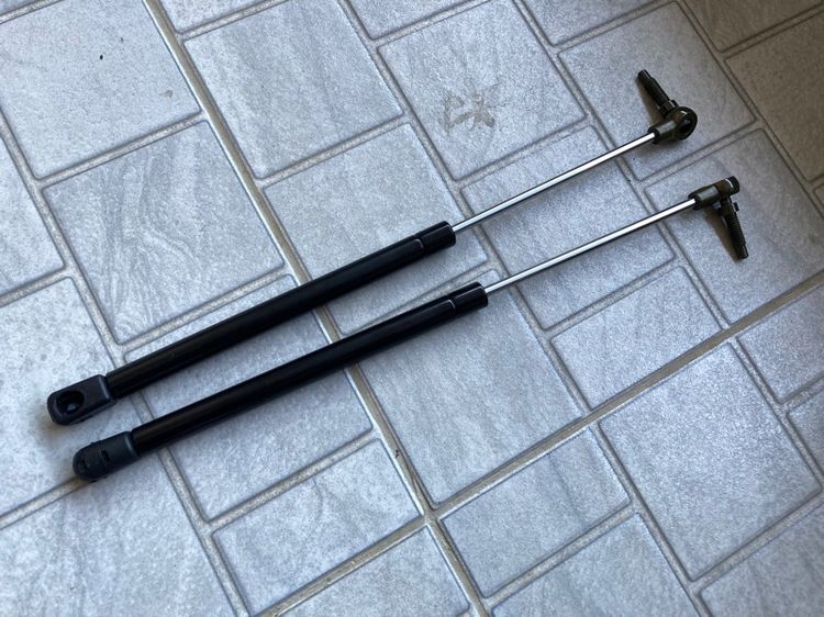 อะไหล่ Jeep ฝาดุมล้อ โช๊คฝากระโปรง Jeep Grand Cherokee WJ รูปที่ 5