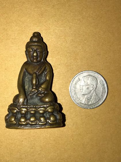 พระกริ่ง เนื้อทองผสม กริ่งดัง ปี 25xx ขนาดจัมโบ้ กริ่งดัง ไม่ตอกโค๊ต เนื้อทองผสม คราบเบ้าตามซอกเดิมๆ มีคราบตามธรรมชาติของการหล่อ ดูพิมพ์มีคว รูปที่ 6