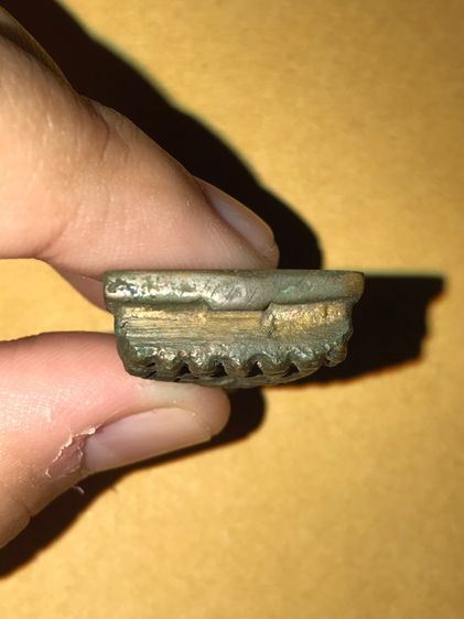 พระหลวงปู่ทวด หลังเตารีด วัดช้างให้ ปี 2505 พิมพ์เมฆพัตร เข่าตุ่ม เนื้อนวะ สภาพสวยงาม ผิวมะระ แห้ง เป็นธรรมชาติ แท้ หายาก  พุทธคุณครบเครื่อง รูปที่ 5