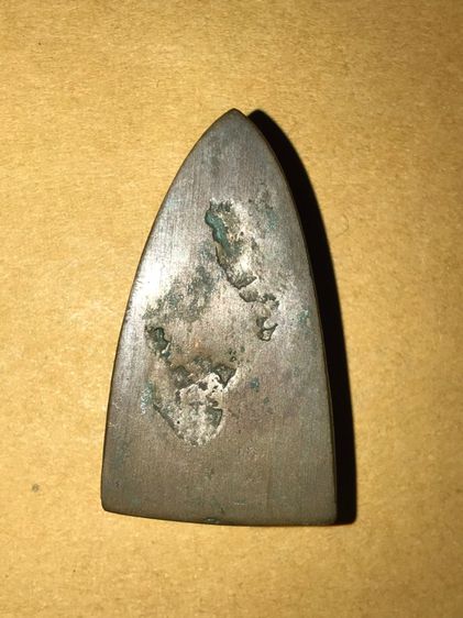 พระหลวงปู่ทวด หลังเตารีด วัดช้างให้ ปี 2505 พิมพ์เมฆพัตร เข่าตุ่ม เนื้อนวะ สภาพสวยงาม ผิวมะระ แห้ง เป็นธรรมชาติ แท้ หายาก  พุทธคุณครบเครื่อง รูปที่ 2