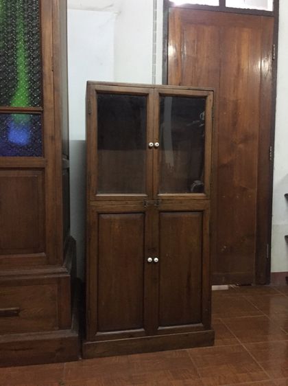 ตู้ไม้สักเก่า