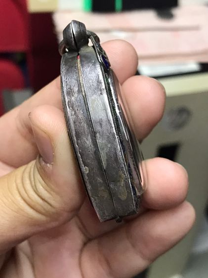 พระร่วงนั่งปางสมาธิ กรุลพบุรี เนื้อชินเงิน มีคราบปรอท หลังลายผ้า ขนาดกว้าง 3 สูง 4 ซม. มีน้ำหนัก มีศิลป์แบบลพบุรียุคต้น พิมพ์ทรงขึงขังเต็มศิ รูปที่ 11