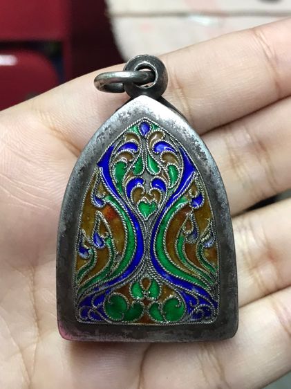 พระร่วงนั่งปางสมาธิ กรุลพบุรี เนื้อชินเงิน มีคราบปรอท หลังลายผ้า ขนาดกว้าง 3 สูง 4 ซม. มีน้ำหนัก มีศิลป์แบบลพบุรียุคต้น พิมพ์ทรงขึงขังเต็มศิ รูปที่ 10