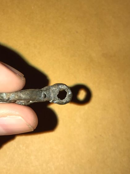 เหรียญหล่อโบราณ พิมพ์พระพุทธ ปางสมาธิ ฐานบัว หูปลิง รุ่นแรกๆ ปี 24xx หลังเรียบ เนื้อทองผสม เนื้อจัด ผิวสองสี ยุบย่น สวย คม เก่า แท้ หายาก ตะ รูปที่ 6