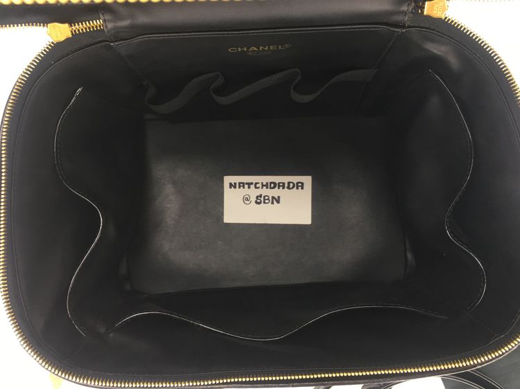 USED CHANEL VANITY JUMBO COSMETIC BLACK PATENT WITH STRAP รูปที่ 8