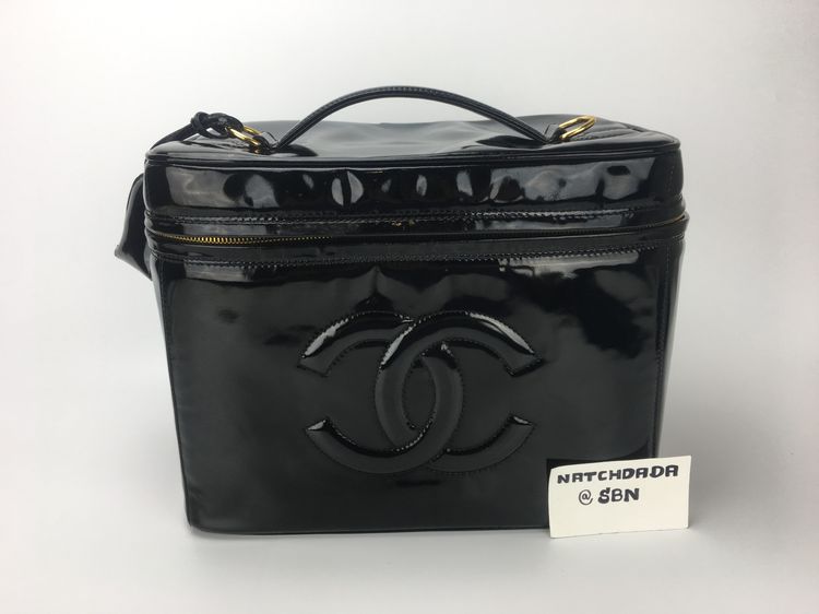 USED CHANEL VANITY JUMBO COSMETIC BLACK PATENT WITH STRAP รูปที่ 2
