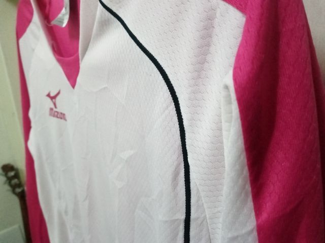 เสื้อกีฬา(ผู้หญิง) quickdry plus แบรนด์ mizuno สีขาวชมพู รูปที่ 5