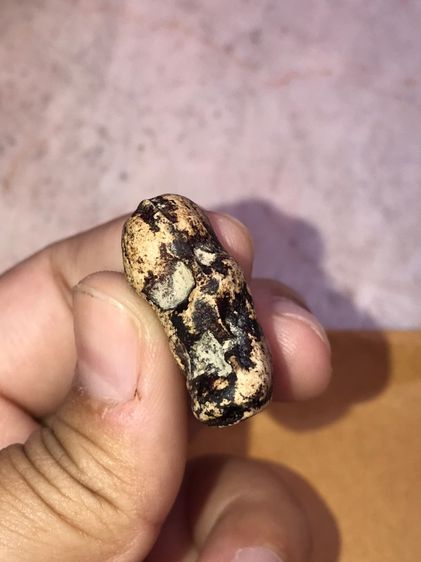 พระปิดตา พิมพ์ตะพาบ เนื้ออผง ลงรัก รุ่นแรกๆ หลวงปู่กลิ่น วัดสะพานสูง รักล่อนหลุด เก่า เป็นธรรมชาติ แท้ มีขอบข้างที่มาจากการทำบล็อคประกบ เป็น รูปที่ 9