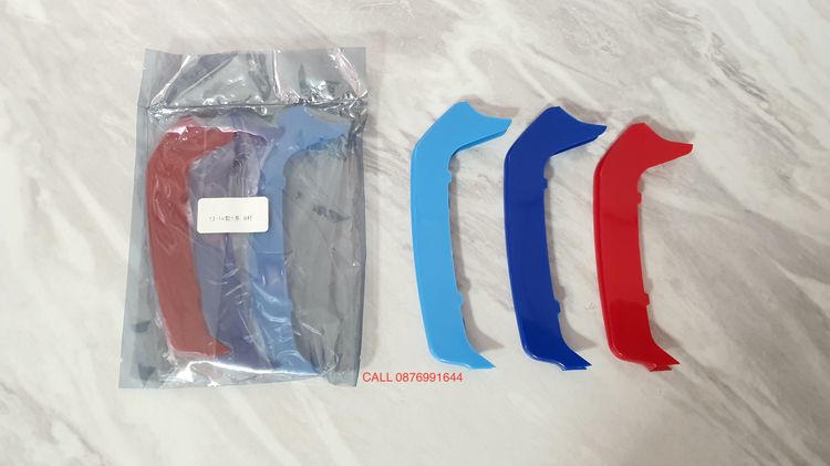 กระจังหน้า แถบ 3สี M ติดกระจังหน้า BMW F20  รูปที่ 2