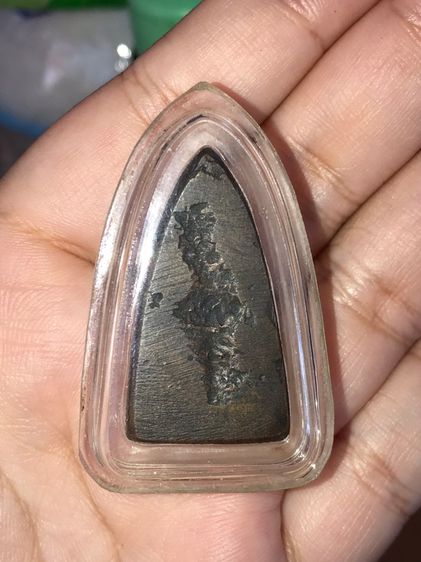 หลวงปู่ทวด หลังเตารีด พิมพ์เมฆพัตร เข่าตุ่ม เนื้อนวะ วัดช้างให้ ปี 2505 ผิวมะระ ออกสีแดง สวยๆ คมๆ มีคราบดินเบ้า สร้างน้อย เก่า สภาพเดิมๆ หาย รูปที่ 4