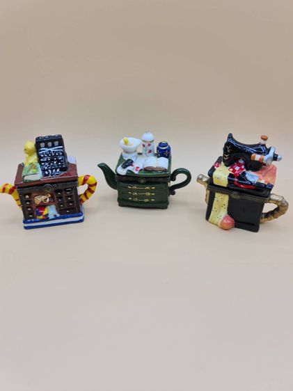 ของตกแต่งบ้านอื่นๆ Set งานกระปุกจิ๋วเซรามิค ใส่ของจุกจิก รูปกาน้ำชา 