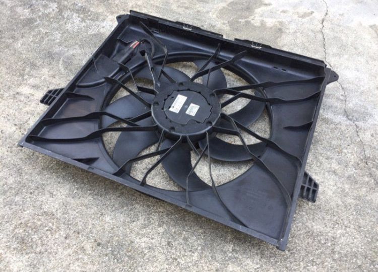 พัดลมไฟฟ้า W251 Benz R320 และ W164 Benz ML พัดลมหน้าเครื่อง part no. A1645000493 รูปที่ 6
