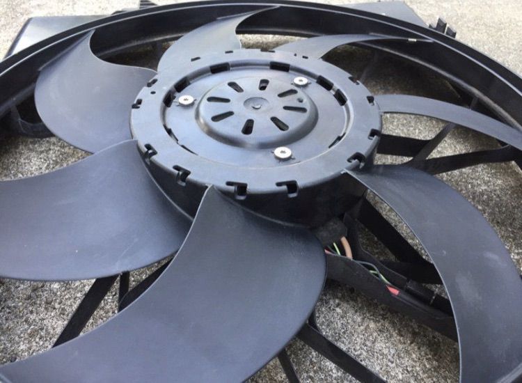 พัดลมไฟฟ้า W251 Benz R320 และ W164 Benz ML พัดลมหน้าเครื่อง part no. A1645000493 รูปที่ 4