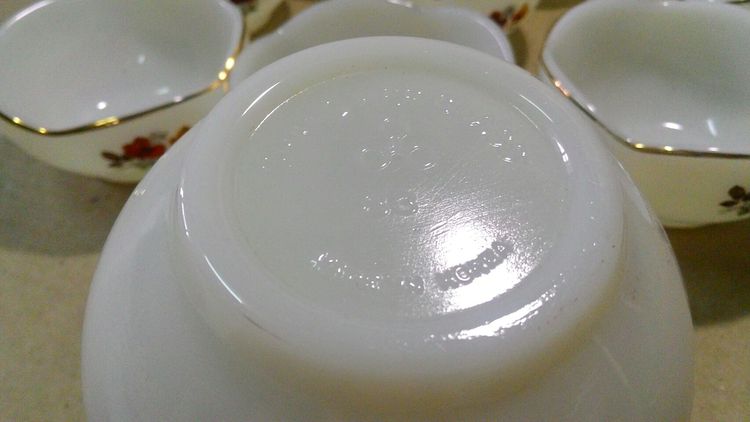 ชุดถ้วยชาม Milk glass bowl ยุค 1960 คุณภาพดีผลิตโดย Korea รูปที่ 5
