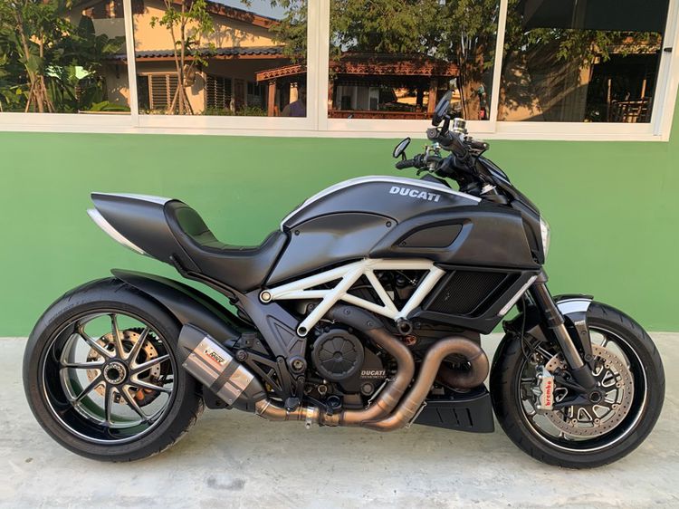 DUCATI DIAVEL CARBON WHITE 2015 LIMITED  รูปที่ 1