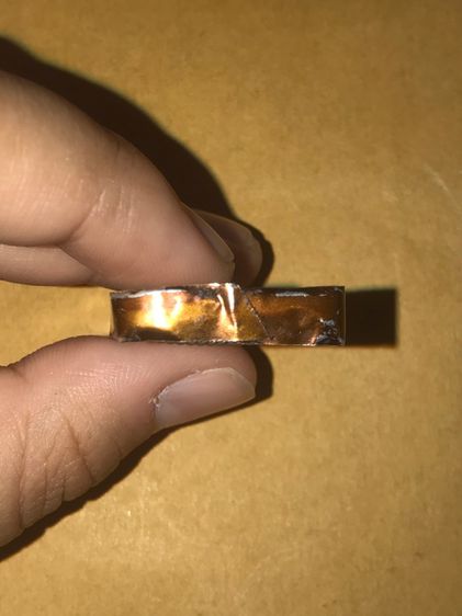 พระสมด็จ วัดระฆัง เนื้อผง มีมวลสารครบ เนื้อจัด ละเอียด หลังเรียบ ขนาดเล็ก รูปทรงสวย งดงาม ขอบบาง ไม่คม แห้ง เหี่ยว ยุบย่น เนื้อหามวลสารของพร รูปที่ 7