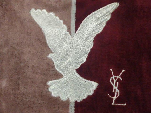 ผ้าห่มใหญ่ YSL สวยใหม่ รูปที่ 2