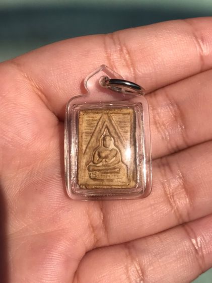 พระของขวัญ หลวงพ่อสด วัดปากน้ำ ภาษีเจริญ กรุงเทพ รุ่นที่3 พิมพ์ลึก ปี 2499-2514 เนื้อแบบ ร่วนแห้ง ธรรมชาติเก่าเก็บ สวยงามมาก แท้ หายาก เลี่ย รูปที่ 4