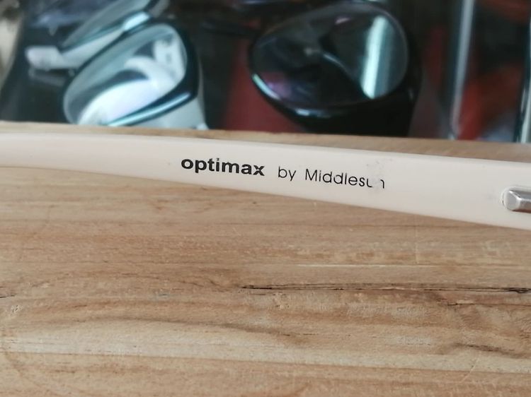 Optimax OTX20022 size 53-16-140mm กรอบแว่นของแท้มือสอง กรอบสวย แมทกับขาสวยๆครับ น้ำหนักเบาใส่นานๆได้สบาย งานมีมาน้อย ครับ รูปที่ 4