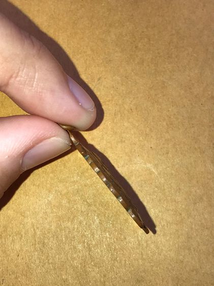 เหรียญเต่าหลวงปู่เลี้ยง รุ่นแรก เนื้อทองแดง ปี 2510 วัดพานิชธรรมิการาม ต.หนองเต่า อ.บ้านหมี่ จ.ลพบุรี ด้านหลัง ยันต์บล๊อกนิยมยันต์อุชน เส้นแ รูปที่ 3