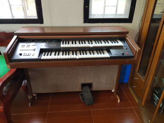 คีย์บอร์ด keyboard-Yamaha เล่นดนตรี ลายไม้คลาสสิค 